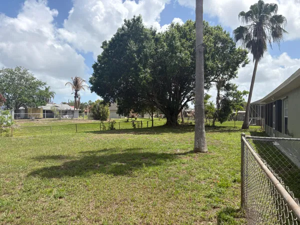 $2,500 | 192 Southwest N Wakefield Circle, Port St. Lucie, FL 34953