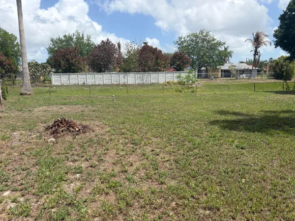 $2,500 | 192 Southwest N Wakefield Circle, Port St. Lucie, FL 34953