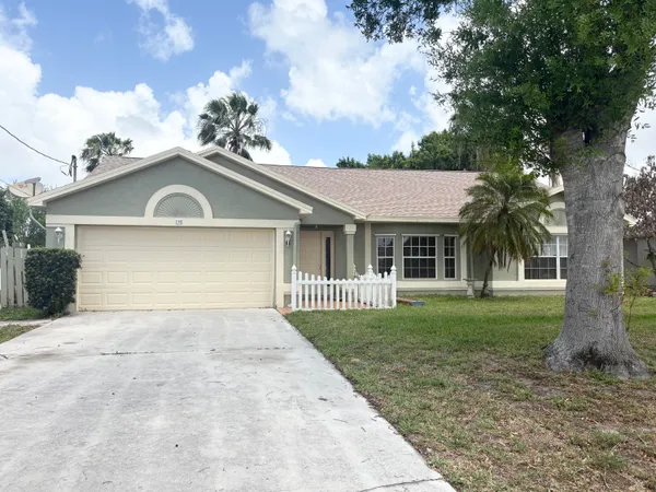 $2,500 | 192 Southwest N Wakefield Circle, Port St. Lucie, FL 34953