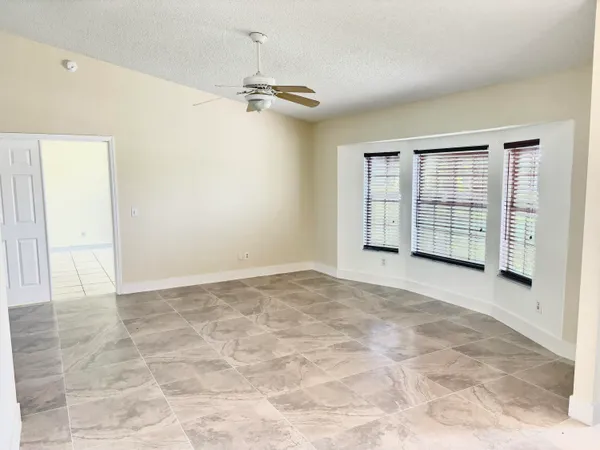 $2,500 | 192 Southwest N Wakefield Circle, Port St. Lucie, FL 34953