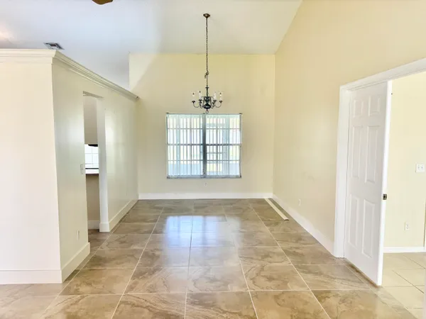 $2,500 | 192 Southwest N Wakefield Circle, Port St. Lucie, FL 34953