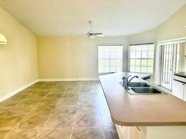 $2,500 | 192 Southwest N Wakefield Circle, Port St. Lucie, FL 34953