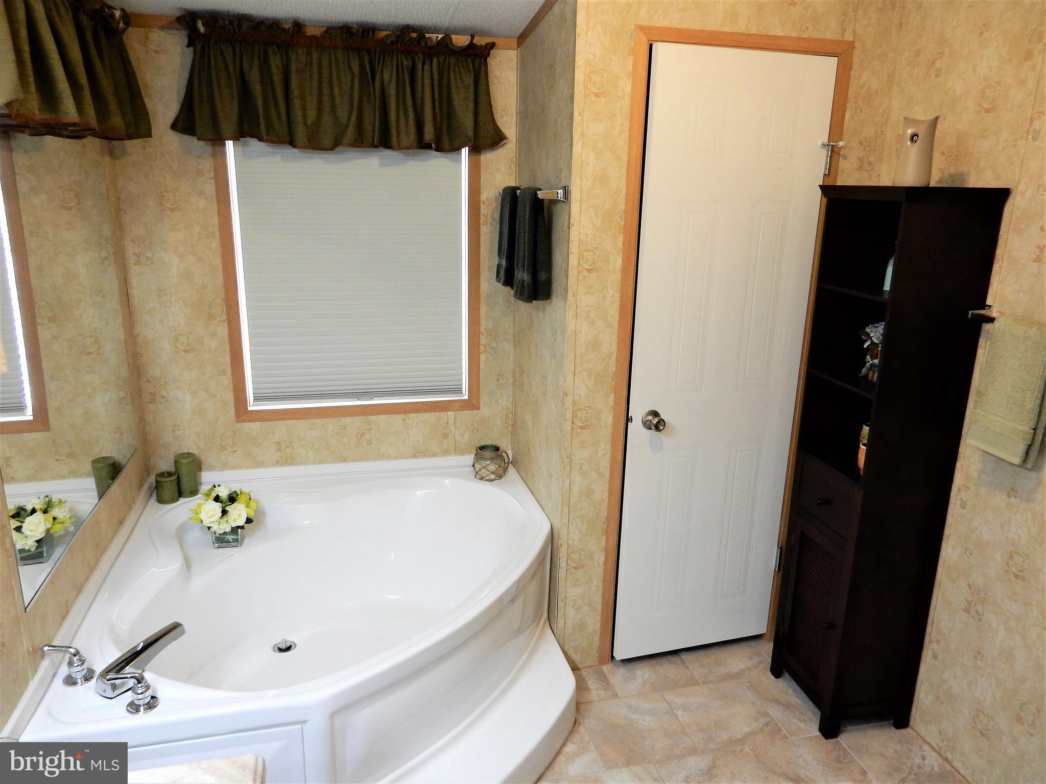 488 North Patuxent Road Odenton, MD 21113 - Photo 15 of 30 Corner Soaking Tub
