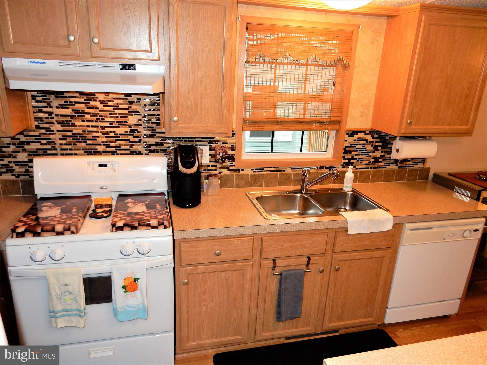 488 North Patuxent Road Odenton, MD 21113 - Photo 4 of 30 Custom Backsplash