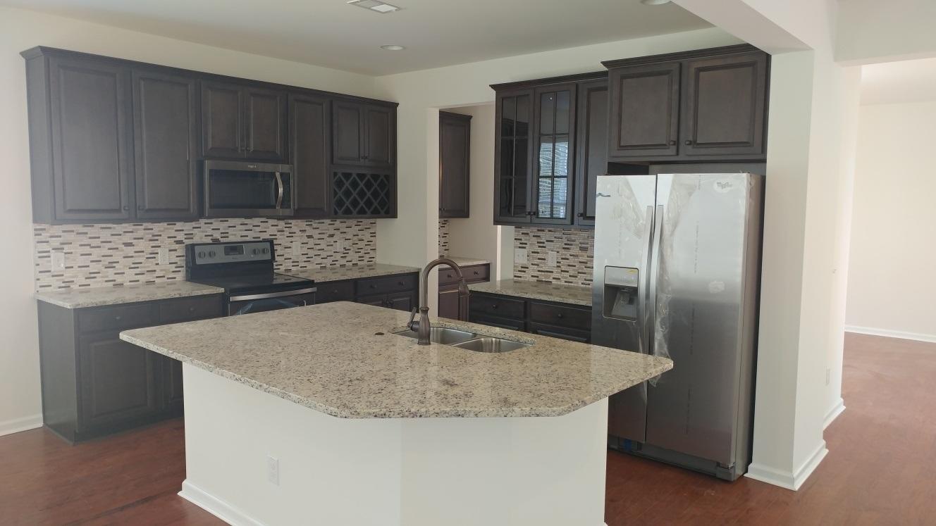 1518 Migration Point Summerville, SC 29483 - Photo 5 of 22 Kitchen