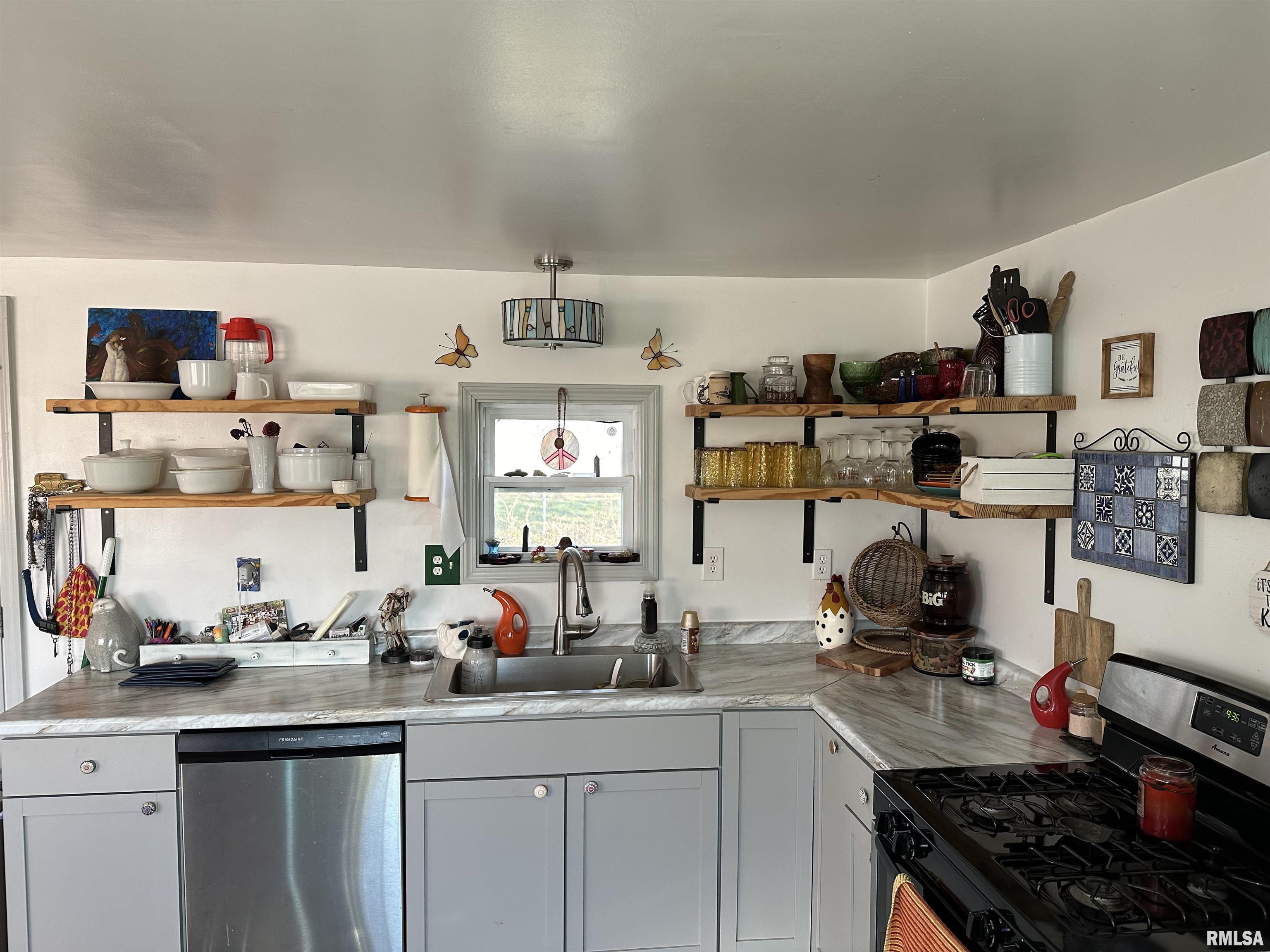 4122 Parakeet Road Tamaroa, IL 62888 - Photo 8 of 13
