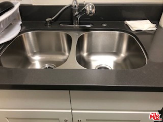 a close view of sink