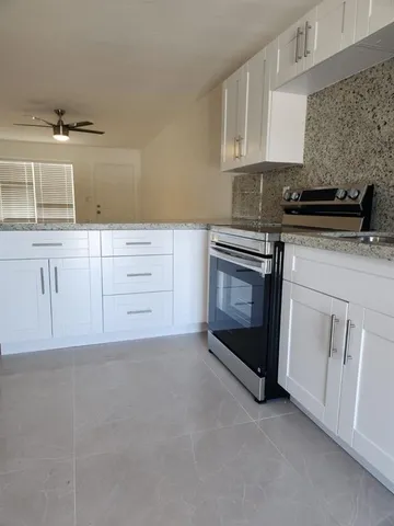 $1,800 | 330 Southwind Drive, Unit 4, North Palm Beach, FL 33408