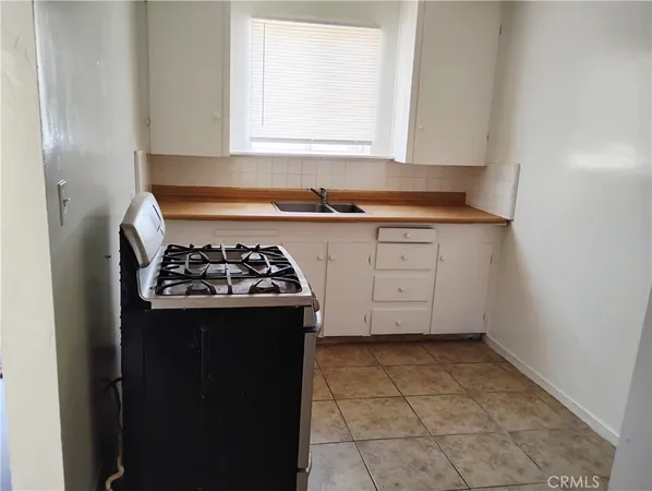 $1,175 | 41325 National Trails Highway, Unit 2, Daggett, CA 92327