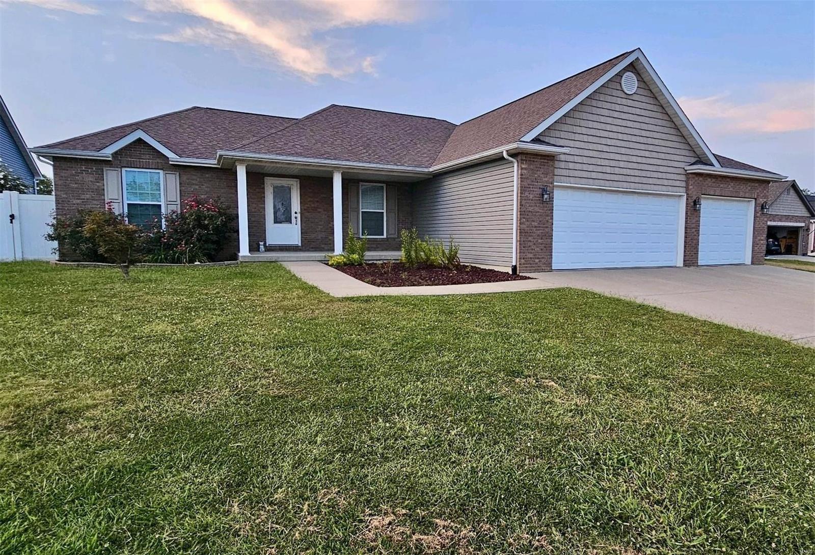 1003 Creekside Drive Waterloo, IL 62298 - Photo 1 of 23