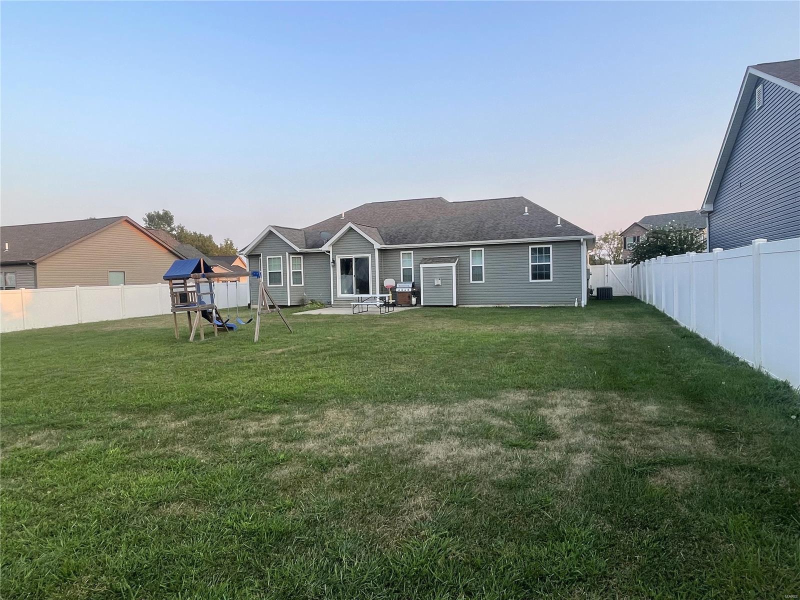 1003 Creekside Drive Waterloo, IL 62298 - Photo 4 of 23