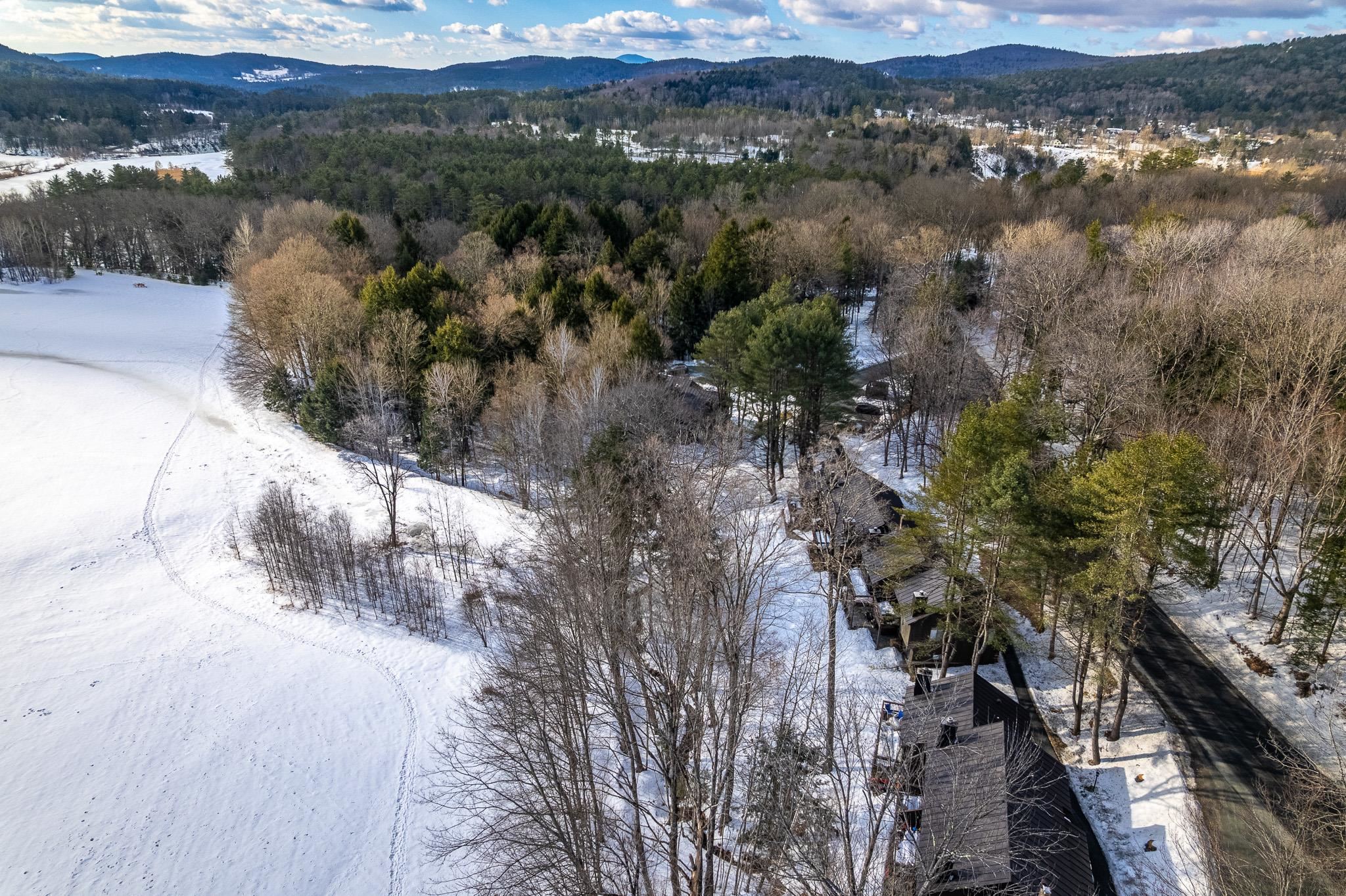 401 Old Quechee Road, Unit 9D Hartford, VT 05059 - Photo 16 of 18 Gallery Image 16