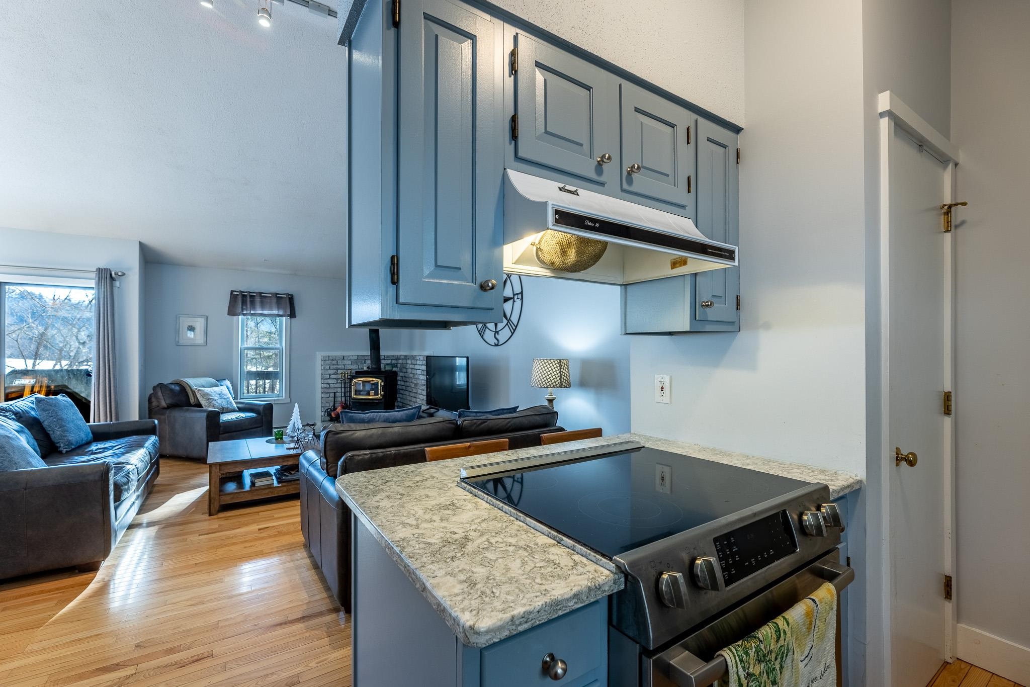 401 Old Quechee Road, Unit 9D Hartford, VT 05059 - Photo 5 of 18 Gallery Image 5