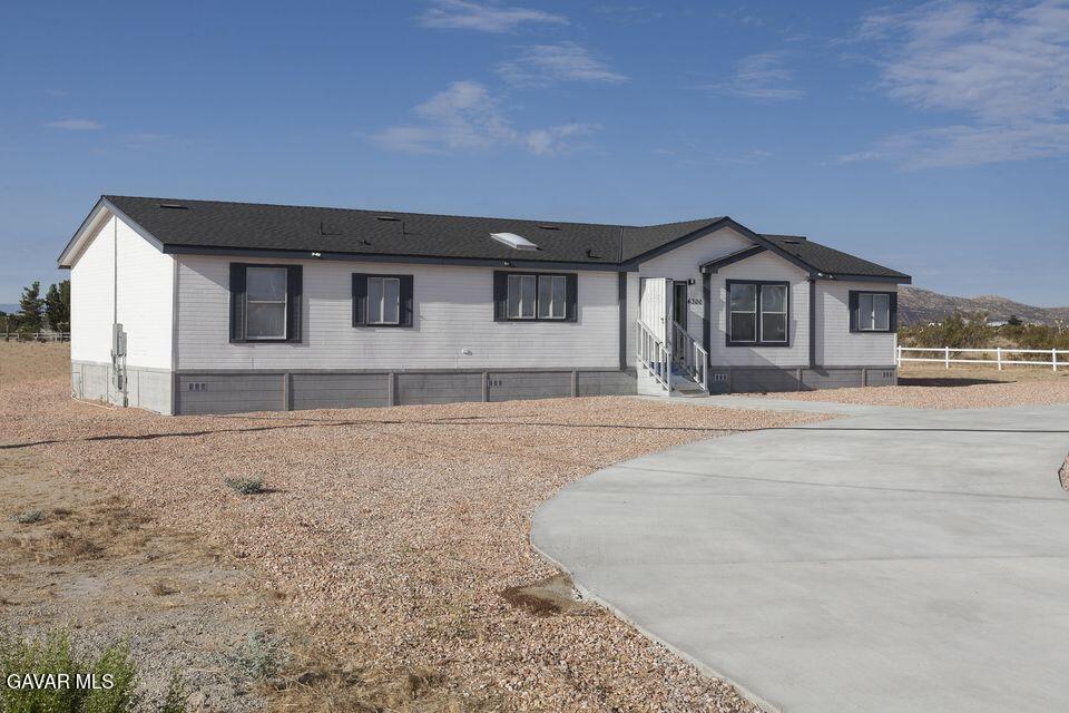 4300 Backus Road Mojave, CA 93501 - Photo 1 of 3 backus front