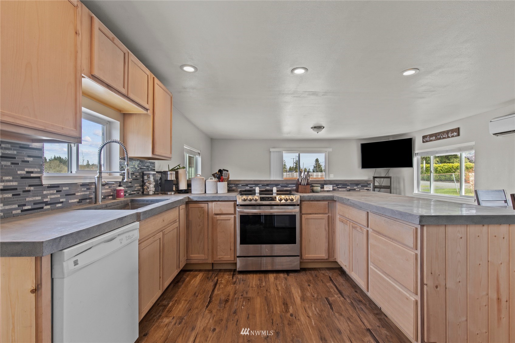 213 Monte Brady Road Montesano, WA 98563 - Photo 8 of 29 Gallery Image 8