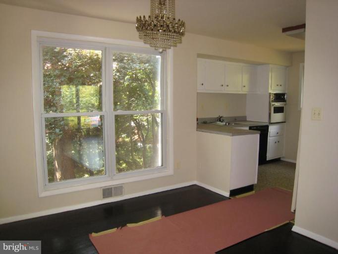 11702 Mentone Road Silver Spring, MD 20906 - Photo 3 of 10 Dining Area