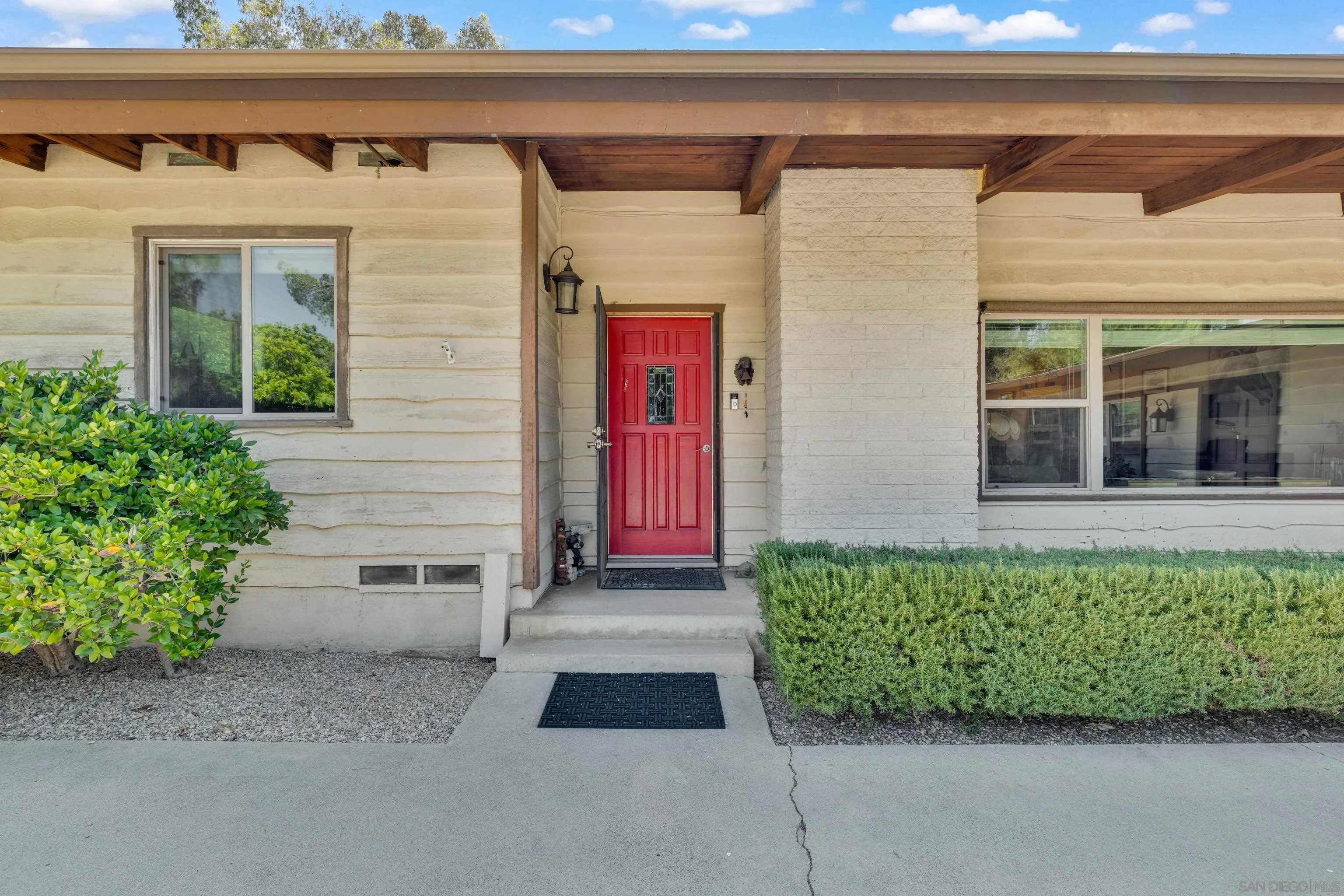 14643 Espola Road Poway, CA 92064 - Photo 7 of 36