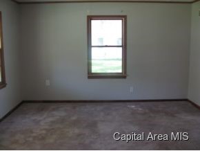 215 North Fieldcrest Road Decatur, IL 62522 - Photo 2 of 13