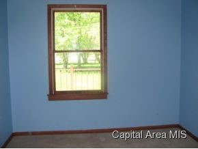 215 North Fieldcrest Road Decatur, IL 62522 - Photo 8 of 13