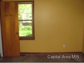 215 North Fieldcrest Road Decatur, IL 62522 - Photo 10 of 13