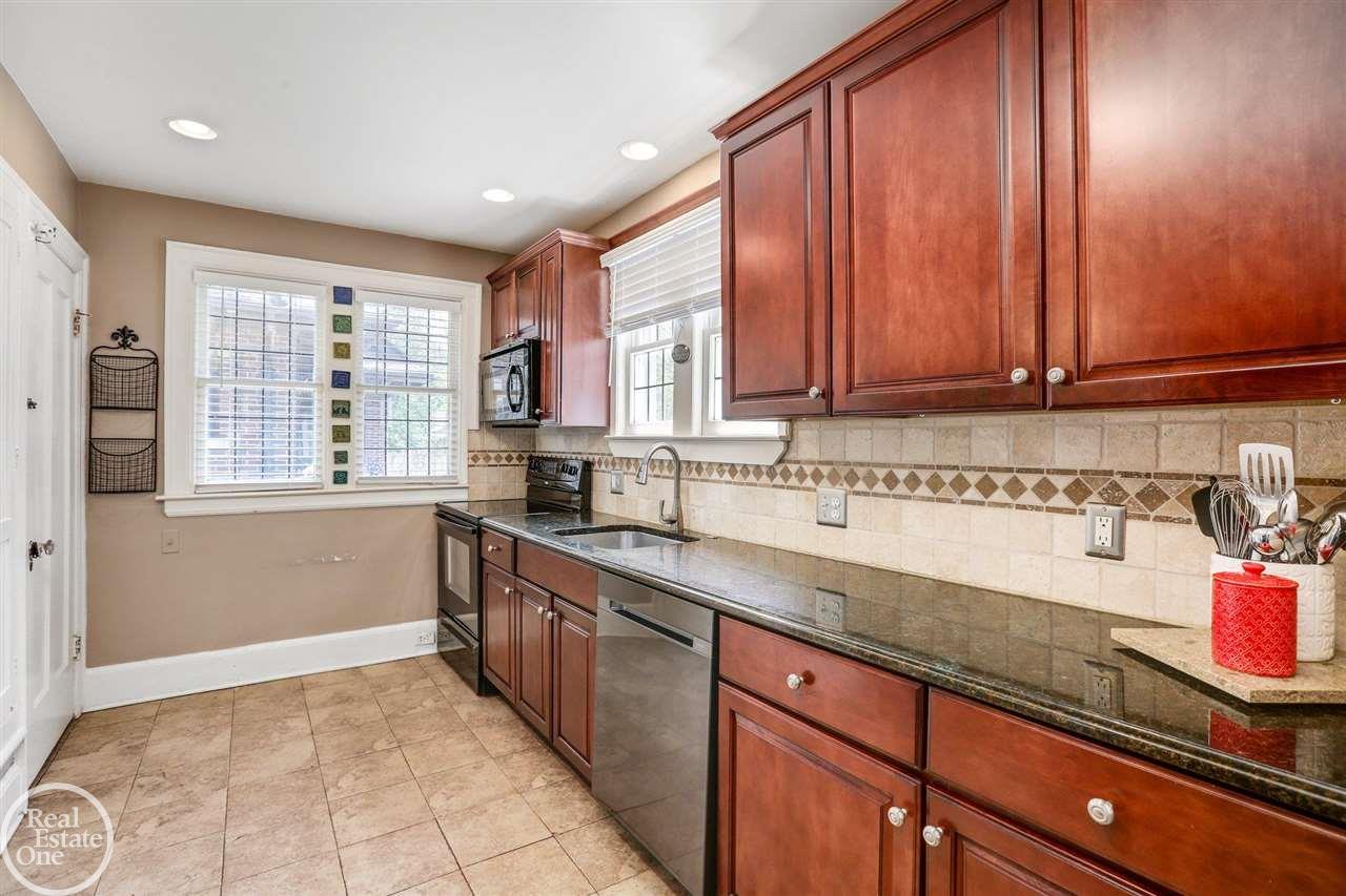 1223 Bishop Road Grosse Pointe Park, MI 48230 - Photo 15 of 35