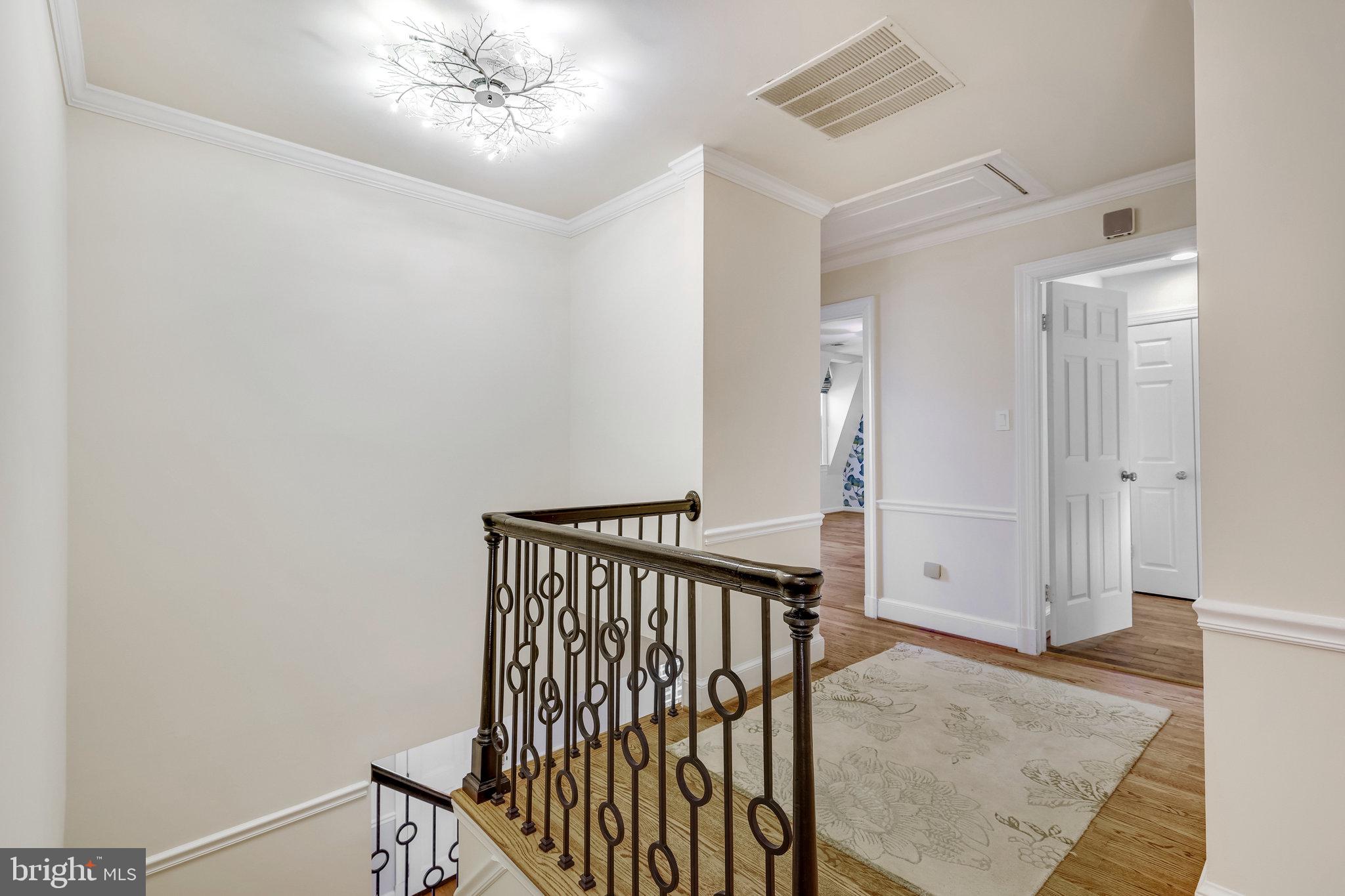 7259 Spring Side Way McLean, VA 22101 - Photo 15 of 37 Upper Landing