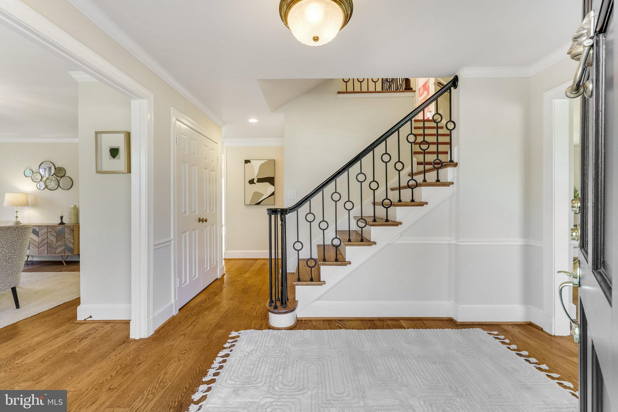 7259 Spring Side Way McLean, VA 22101 - Photo 4 of 37 Spacious Foyer