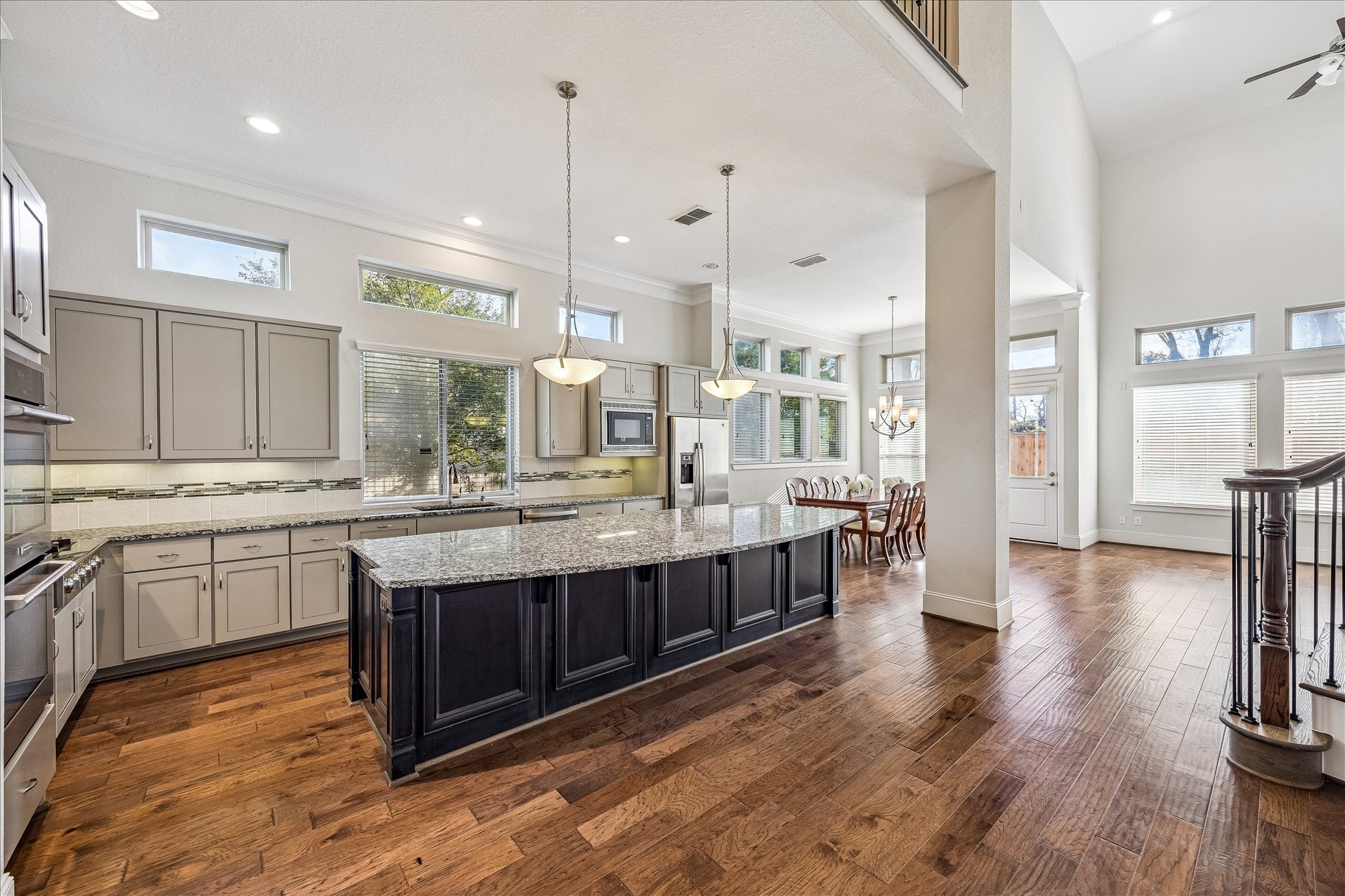 1607 Pinot Circle Houston, TX 77055 - Photo 6 of 43