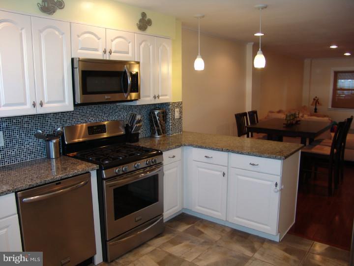 4210 Lawnside Road Philadelphia, PA 19154 - Photo 1 of 25 Kitchen