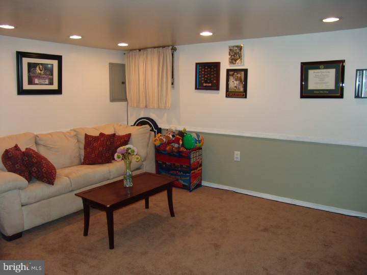 4210 Lawnside Road Philadelphia, PA 19154 - Photo 13 of 25 Basement - Finished