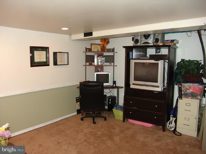 4210 Lawnside Road Philadelphia, PA 19154 - Photo 14 of 25 Basement - Finished
