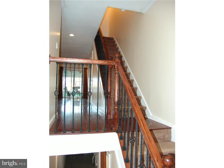 4210 Lawnside Road Philadelphia, PA 19154 - Photo 15 of 25 Hallway