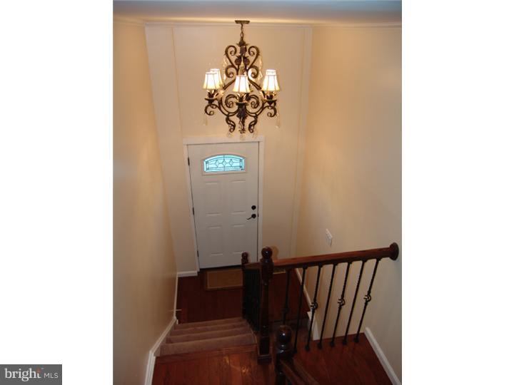4210 Lawnside Road Philadelphia, PA 19154 - Photo 24 of 25 Hallway