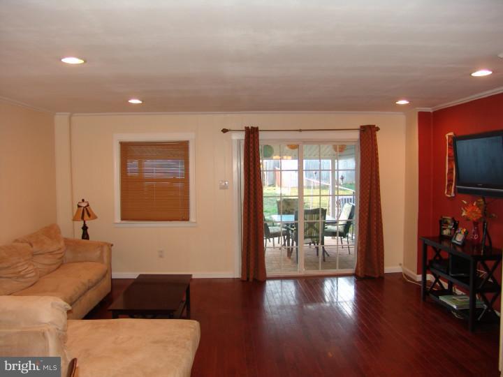 4210 Lawnside Road Philadelphia, PA 19154 - Photo 5 of 25 Gallery Image 5