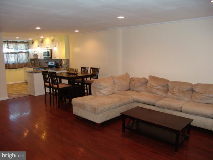 4210 Lawnside Road Philadelphia, PA 19154 - Photo 8 of 25 Living Room