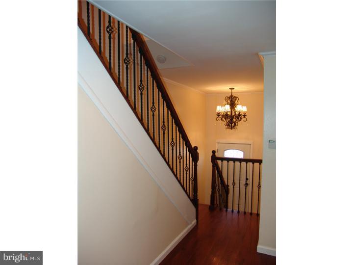 4210 Lawnside Road Philadelphia, PA 19154 - Photo 10 of 25 Hallway
