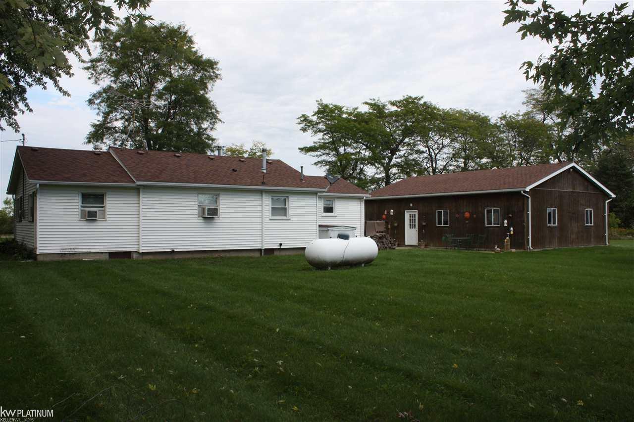 10433 Wilkes Road Avoca, MI 48006 - Photo 3 of 11 31303730-2.JPG
