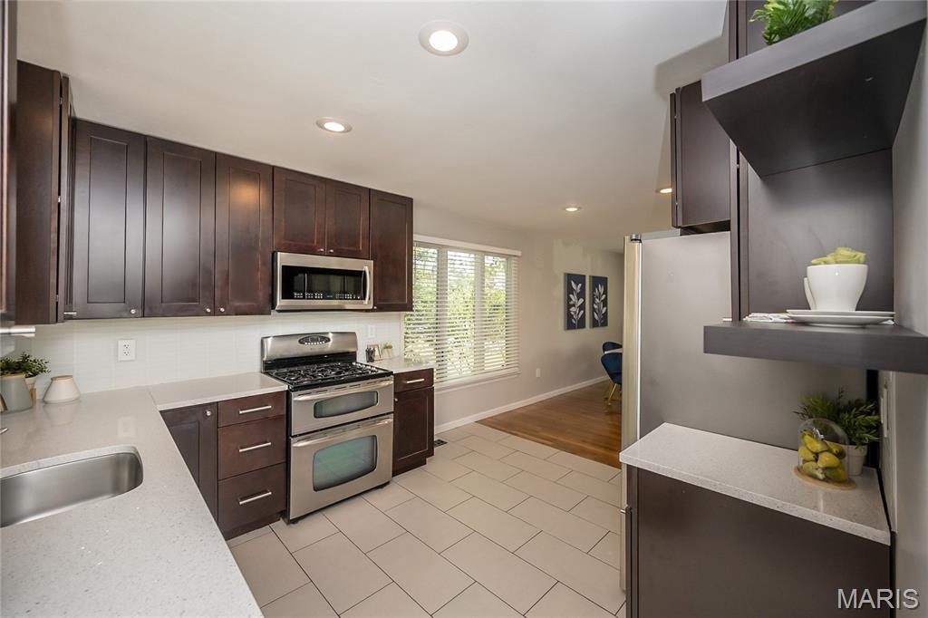 8831 Pine Avenue St. Louis, MO 63144 - Photo 13 of 50