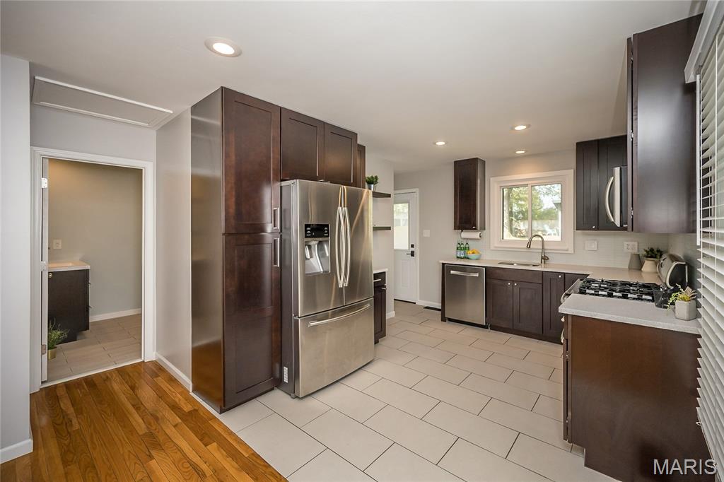 8831 Pine Avenue St. Louis, MO 63144 - Photo 16 of 50