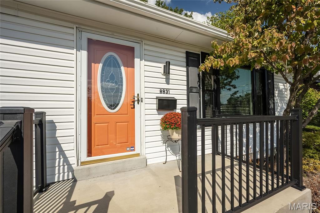 8831 Pine Avenue St. Louis, MO 63144 - Photo 3 of 50