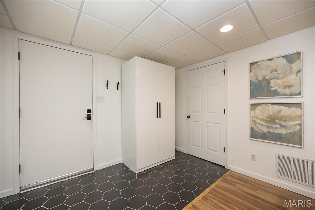 8831 Pine Avenue St. Louis, MO 63144 - Photo 36 of 50