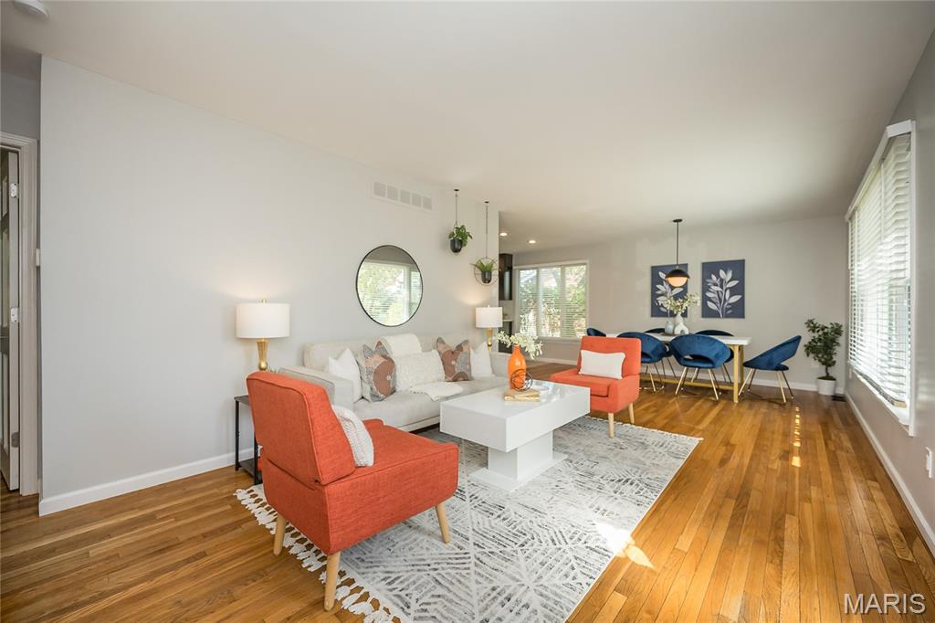 8831 Pine Avenue St. Louis, MO 63144 - Photo 4 of 50