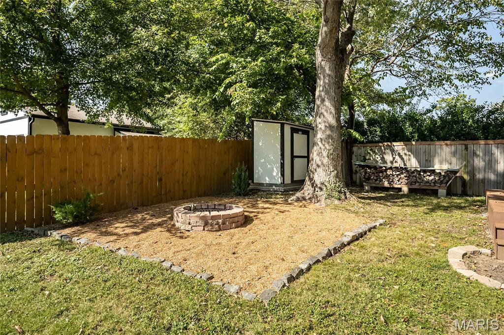 8831 Pine Avenue St. Louis, MO 63144 - Photo 43 of 50