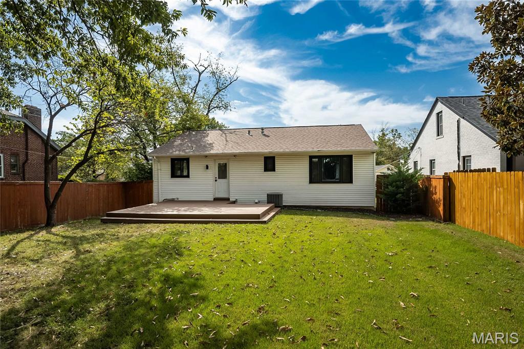 8831 Pine Avenue St. Louis, MO 63144 - Photo 46 of 50