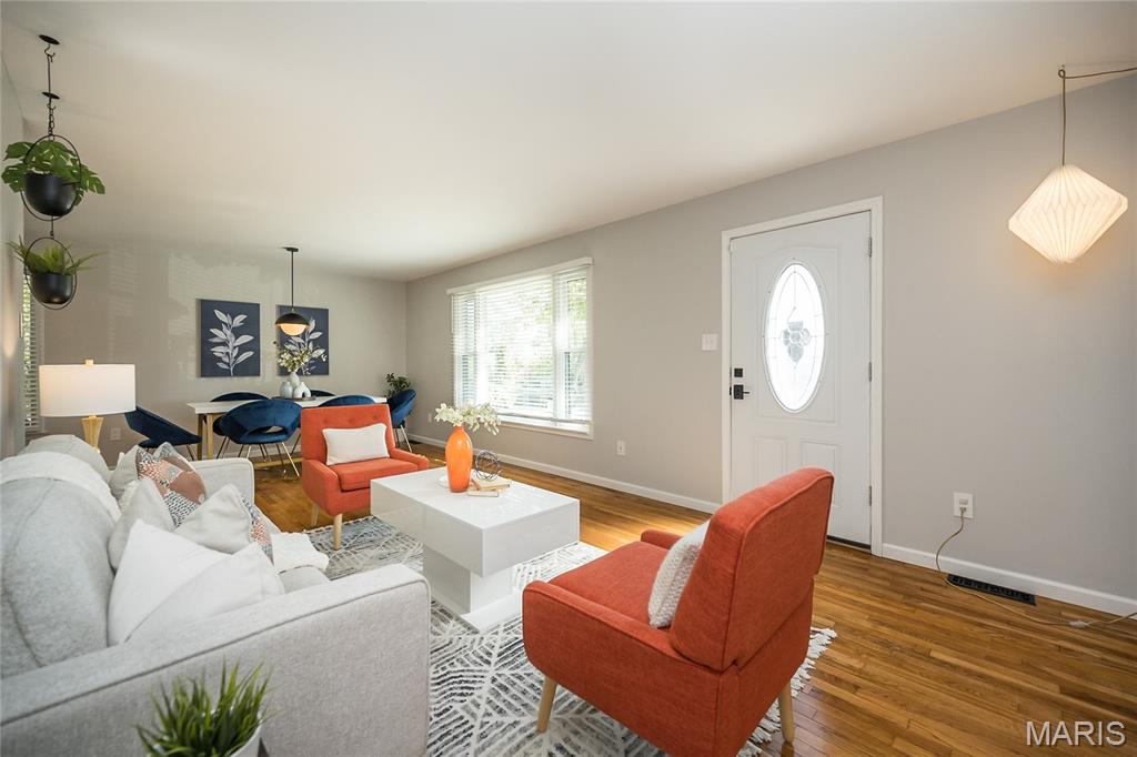 8831 Pine Avenue St. Louis, MO 63144 - Photo 5 of 50