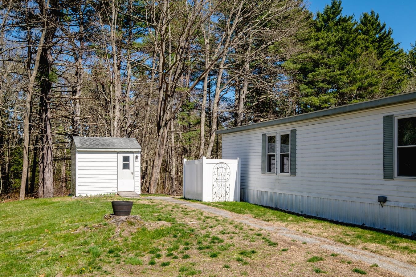 53 Monadnock Drive Rochester, NH 03867 - Photo 3 of 33