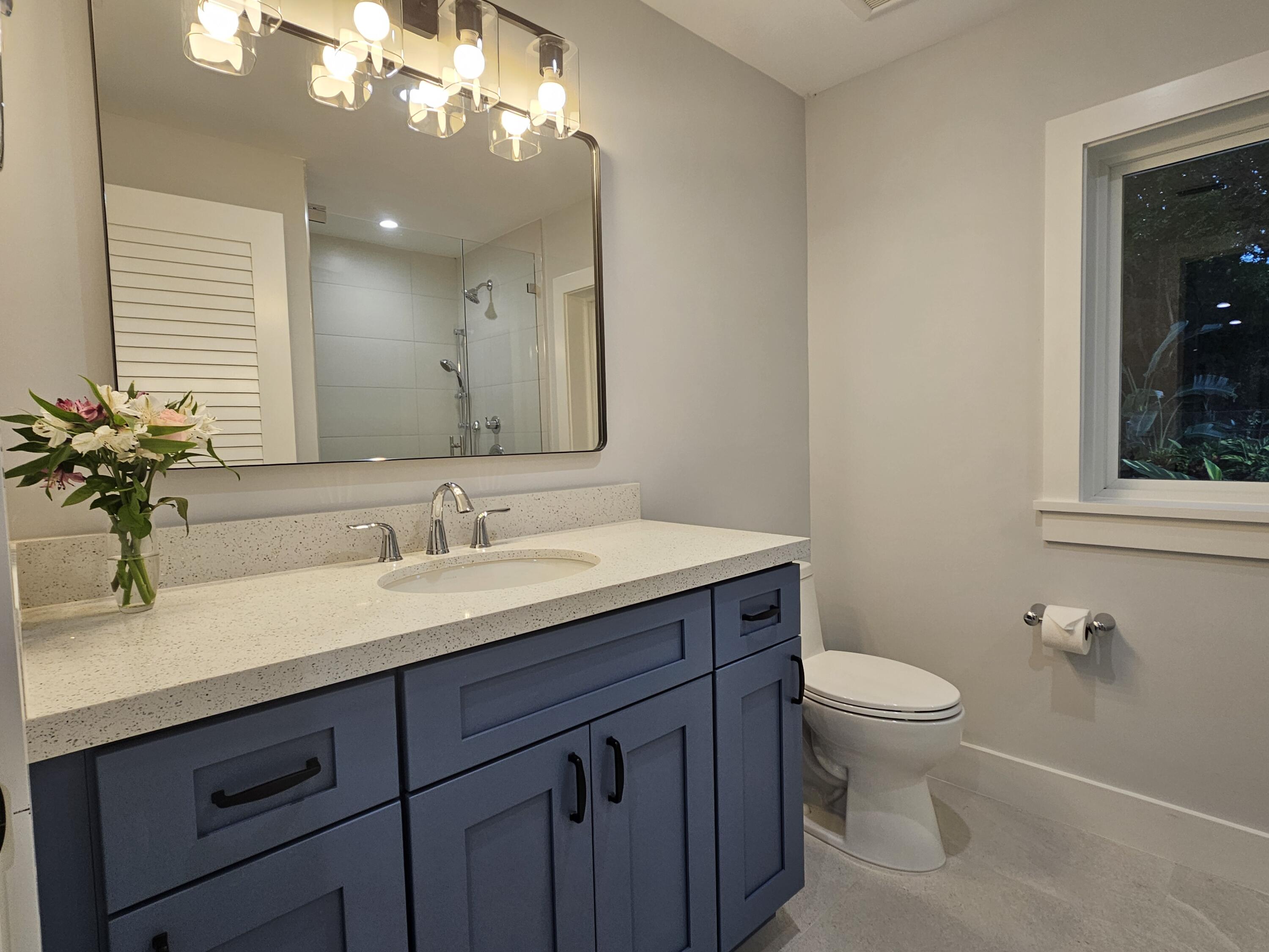 41 Sunset Road Key Largo, FL 33037 - Photo 36 of 61 guest bath