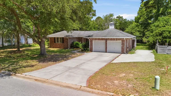 $1,650,000 | 686 Pelzer Drive, Mount Pleasant, SC 29464