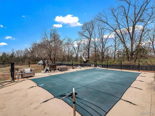 $649,900 | 4530 Highway 110, De Soto, MO 63020