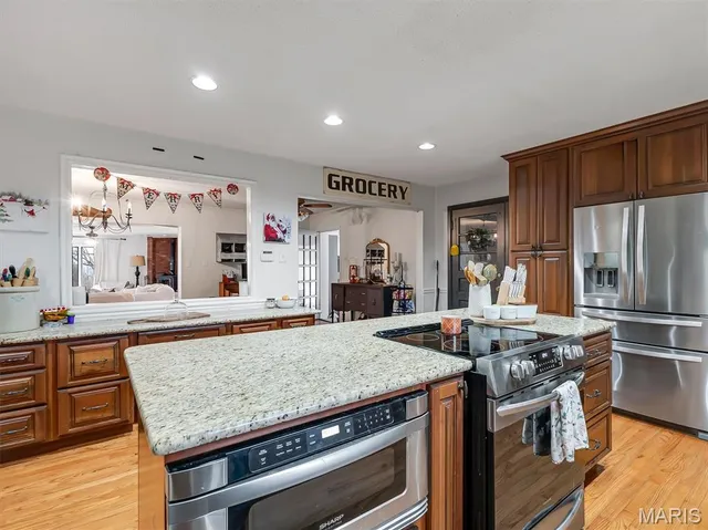 $649,900 | 4530 Highway 110, De Soto, MO 63020